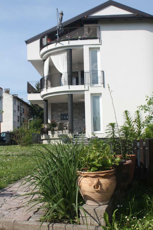 Lgp Exclusive Apartment Bihać 外观 照片